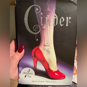 Cinder signed copy marissa Meyer